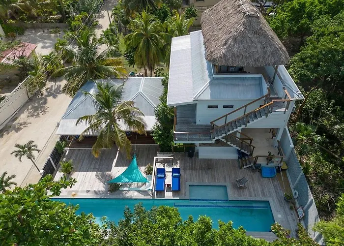 Three By The Sea By Floreo Holiday home *