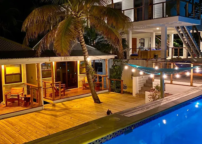 Three By The Sea By Floreo Holiday home