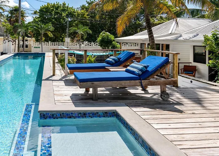 Three By The Sea By Floreo Holiday home *